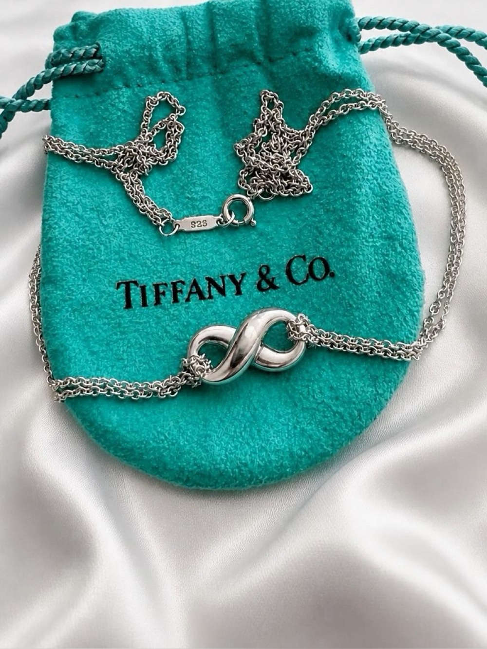 Tiffany & Co. Double Chain Infinity Pendant, 925